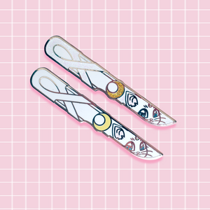 Artemis Knife Pin🖤